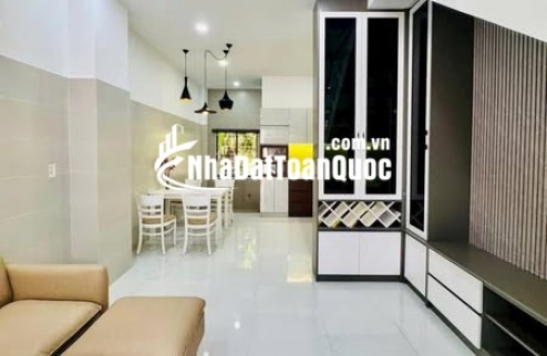 Gần chợ Vườn Lài ngã tư ga hẻm ô tô nhà ngon vào ở ngay nhìn là thích